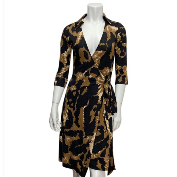 Diane Von Furstenberg Dresses & Skirts - DIANE VON FURSTENBERG EUC Justin wrap dress